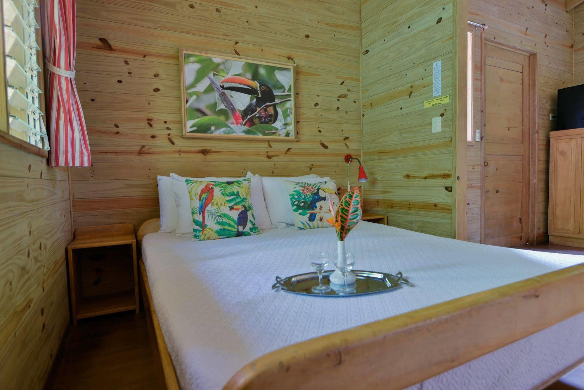 Hotel El Mono Feliz Ojochal Eksteriør bilde