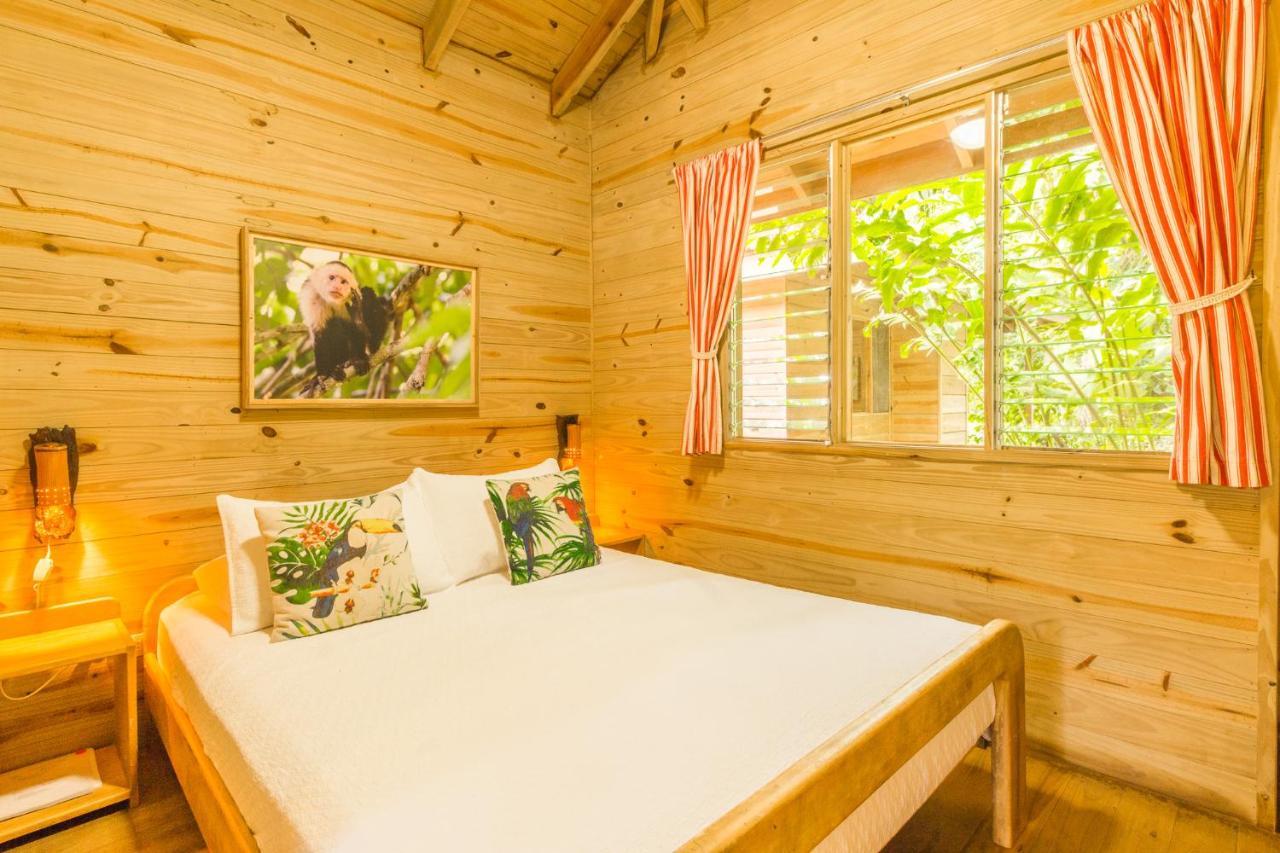 Hotel El Mono Feliz Ojochal Eksteriør bilde